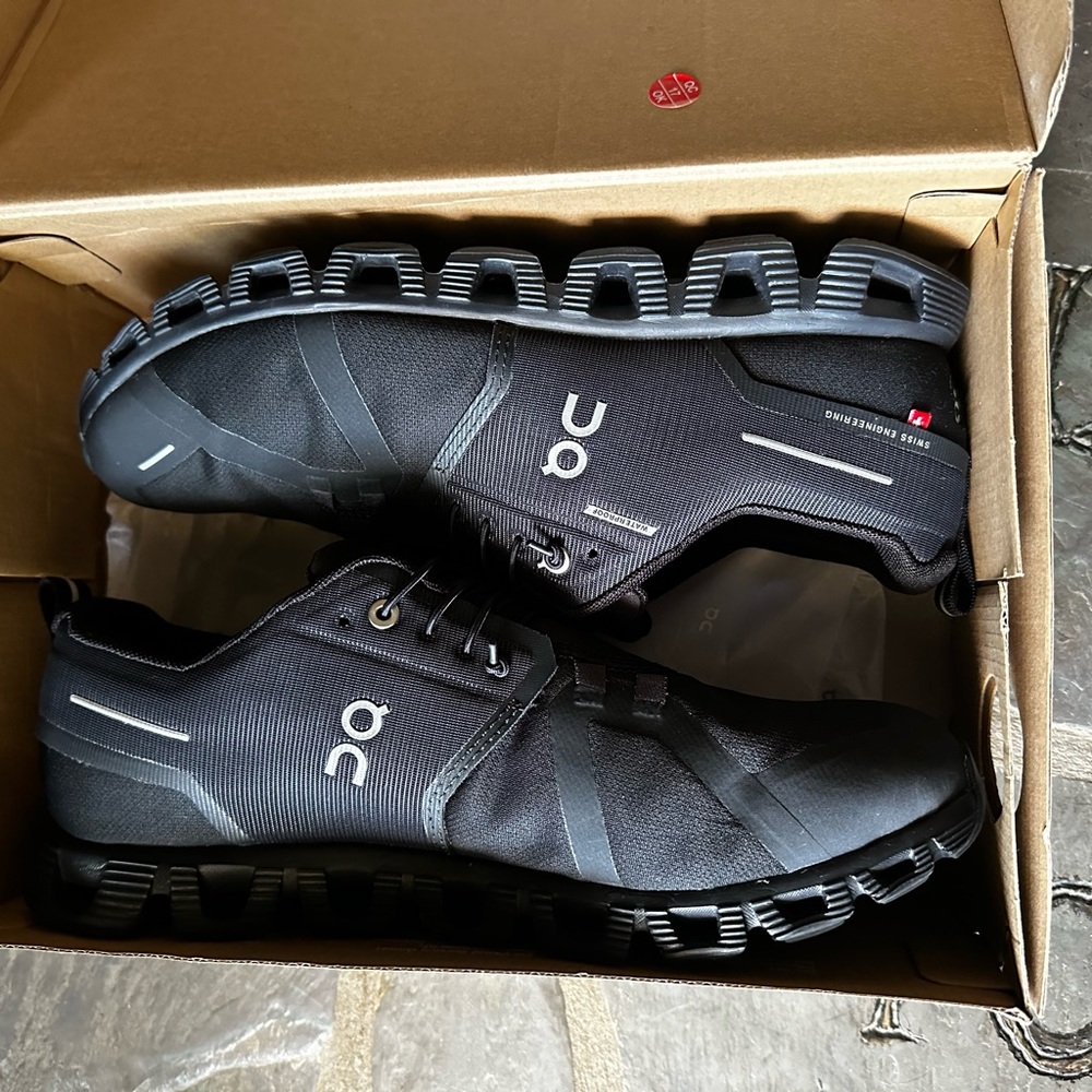 On Running Clouds Waterproof running shoe size 10.5 - Picture 6 of 6